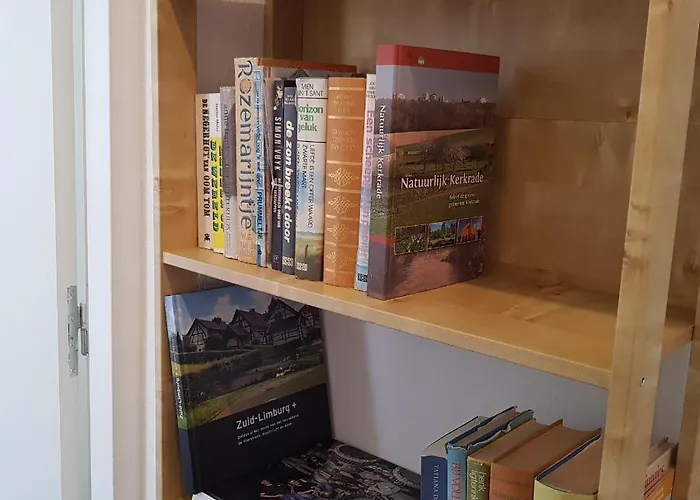 Broodhuis فندق مبيت وإفطار كيركراد