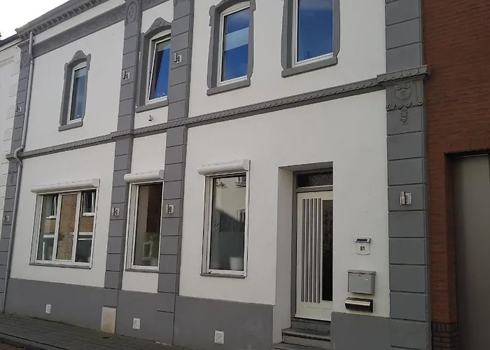 Broodhuis فندق مبيت وإفطار كيركراد